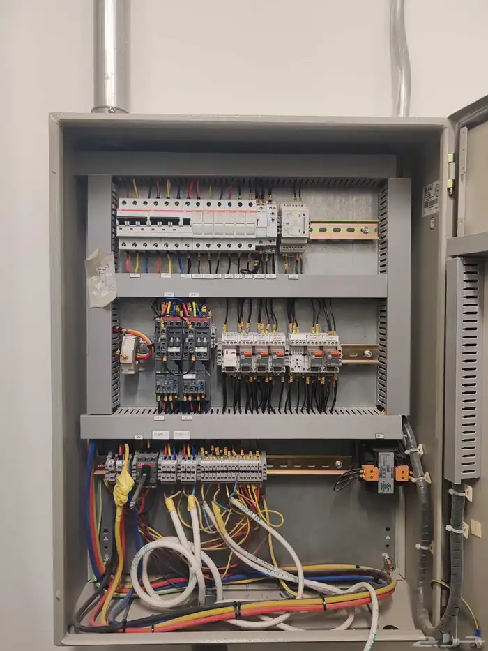 كهربائي لوحات تحكم وصيانة مضخات 0