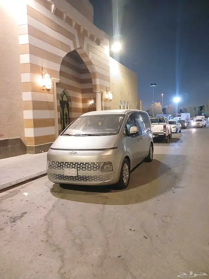 ستاريا بنزين V6 نظييف موديل 2022 0