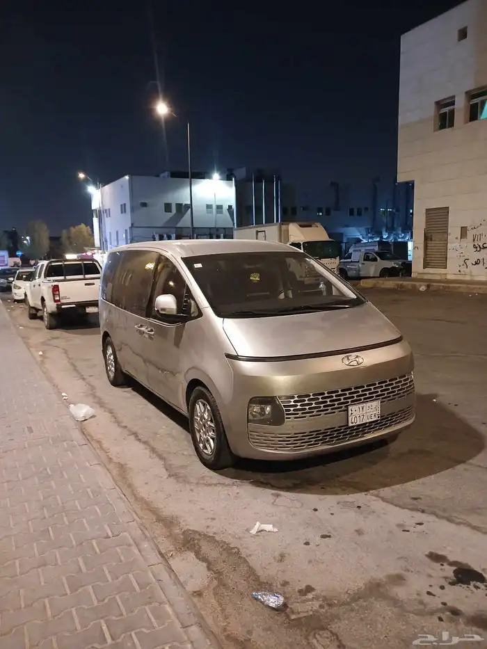 ستاريا بنزين V6 نظييف موديل 2022 4