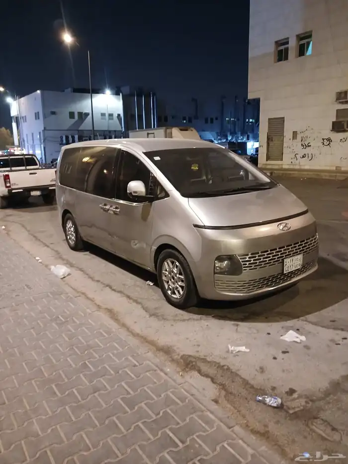 ستاريا بنزين V6 نظييف موديل 2022 3