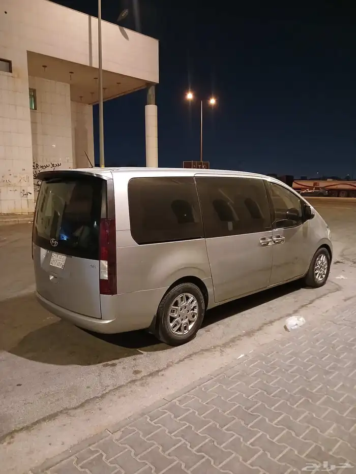 ستاريا بنزين V6 نظييف موديل 2022 9