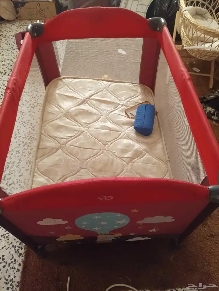 سرير اطفال بحاله جيده 0