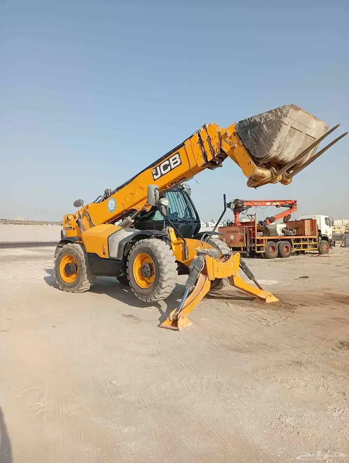 رافعه تلسكوبية JCB موديل 2015 نظيفه جدا 3