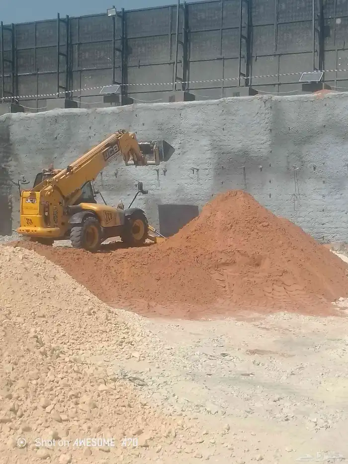 رافعه جي سي بي بوم لرفع جميع مواد البناء يوميه وشهري وشغله 1