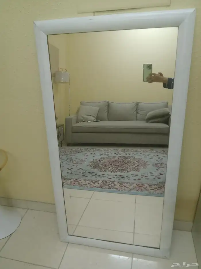 مرايا كبيره خاليه من العيوب 0