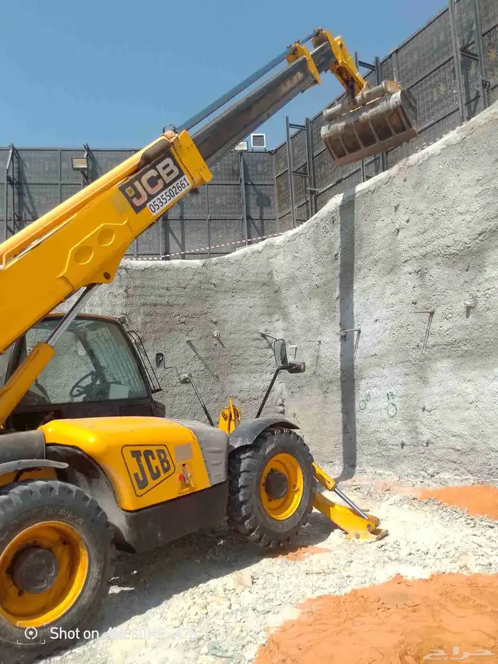 رافعه جي سي بي بوم لرفع جميع مواد البناء يوميه وشهري وشغله 0