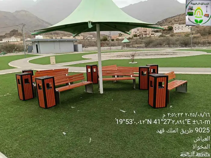 متوفر كراسي وسلات نفايات للحدائق والبلديات الامانات والمدارس 0