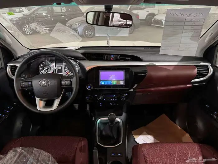 هايلكس غمارتين بنزين دبل فل كامل قير عادي سعودي 2025 5