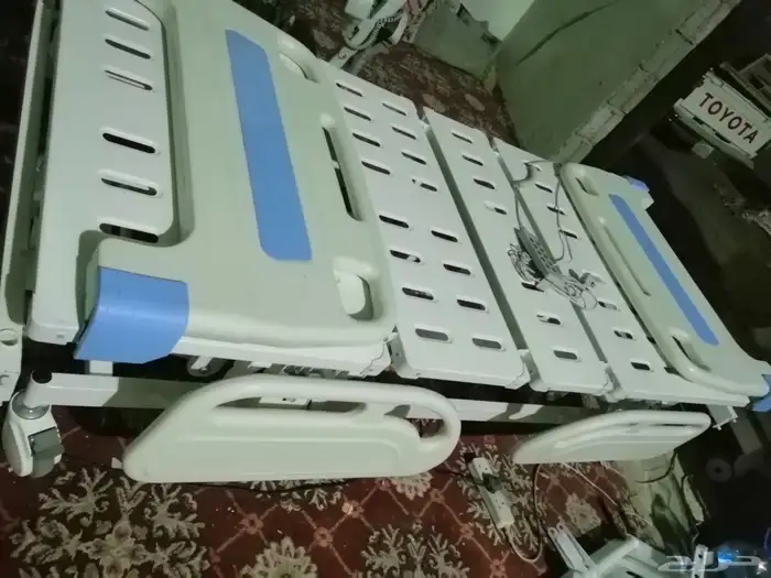 سرير طبي كهربائي 3