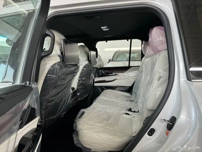 جيب لكزز(2025) BB خليجي السلير ابيض داخل اف وايت بطاقه جمرك 2