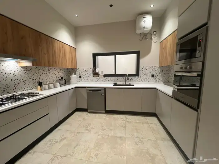 للبيع  شقة  روف  مؤثثة بالكامل - فاخرة وجاهزة للسكن 9