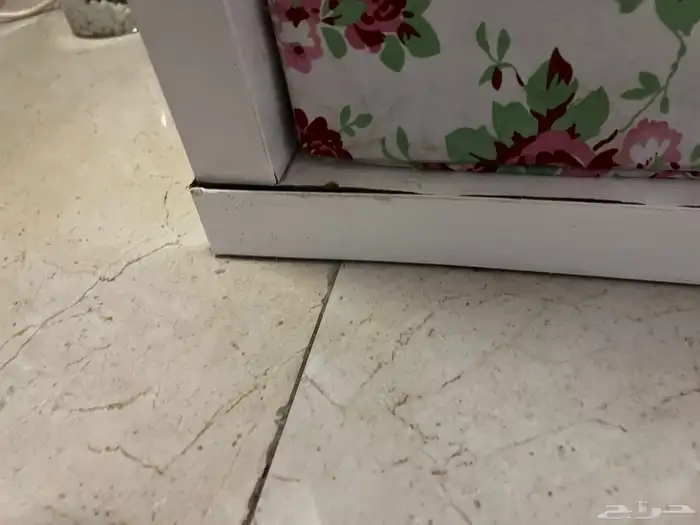 طاوله للبيع بسعر بسيط 5