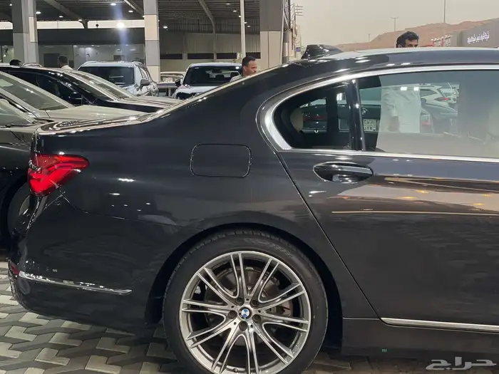 بي ام دبليو 730il 2019 3