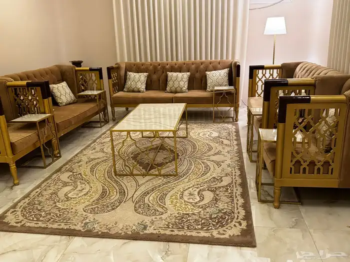 طاولة مع طاولات خدمة للبيع 1
