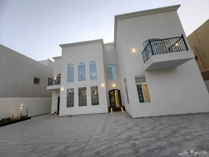 فلة بتصميم عصري للبيع مساحة 600 واجهة شرقية 2