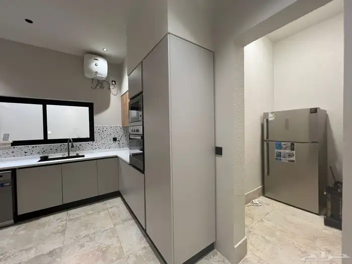 للبيع  شقة  روف  مؤثثة بالكامل - فاخرة وجاهزة للسكن 6