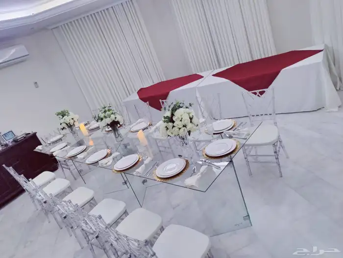 يوجد لدينا كراسي وطاولات وكانت ثلاثي ومفرد صبابين وصبابات 0