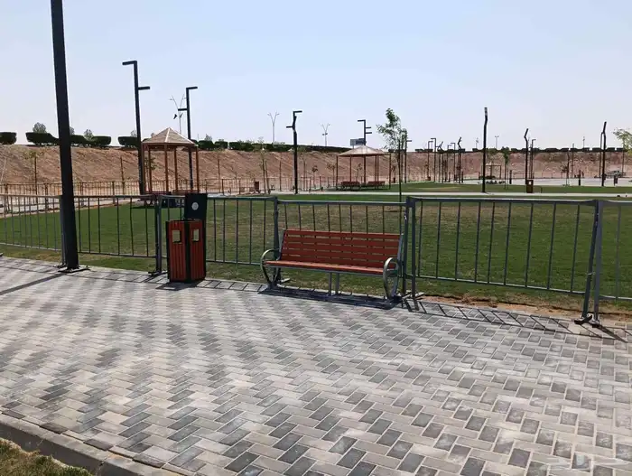 متوفر كراسي وسلات نفايات للحدائق والبلديات الامانات والمدارس 2