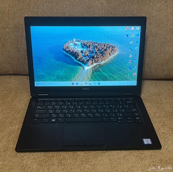 لابتوب. DELL الشاشة اللمس 0