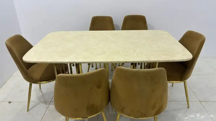 طاولة طعام للبيع 2