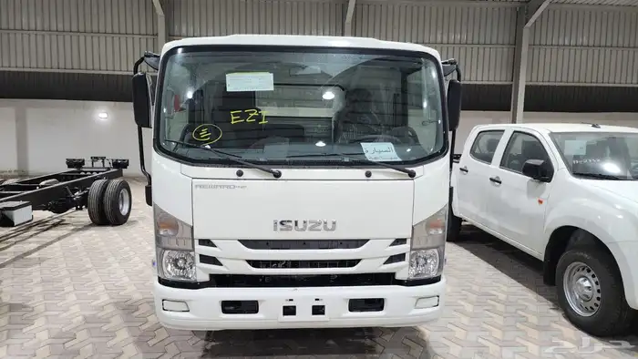ايسوزو دينا 5 طن موديل 2025 1