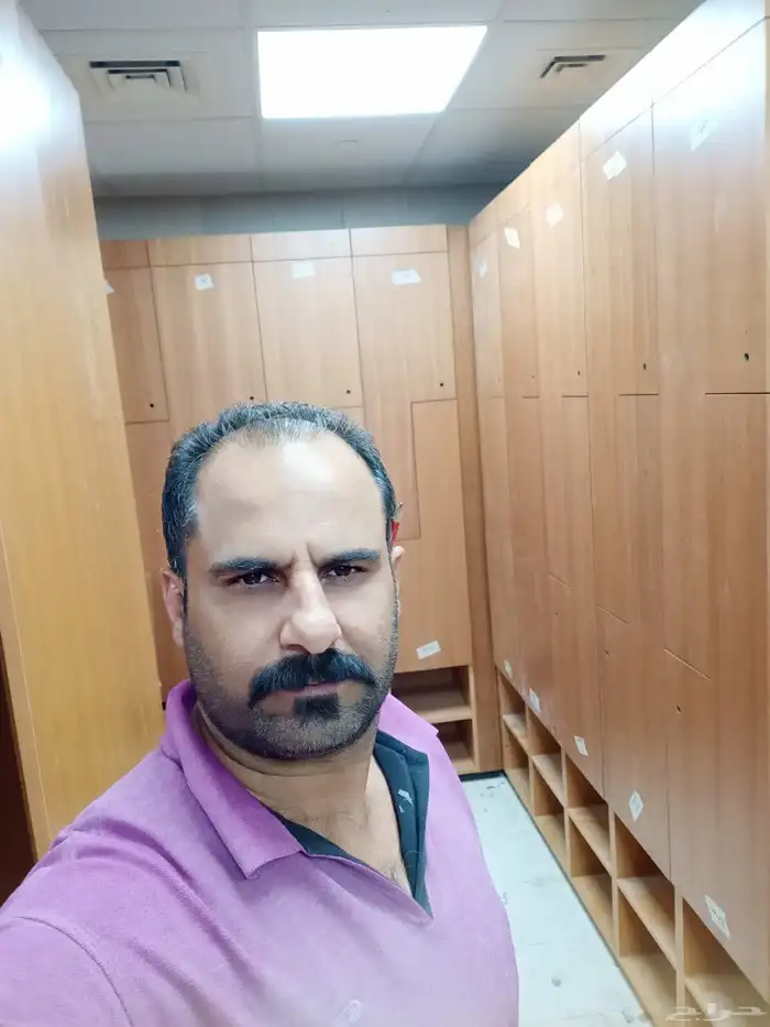 نجار اثاث وديكور خشبي 1