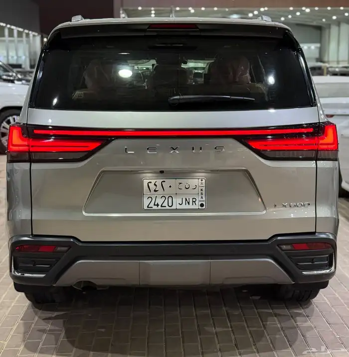 لكزس ( LX600 ) BB فل كامل 2024 كويتي ماشي ( 21 الف ) 2