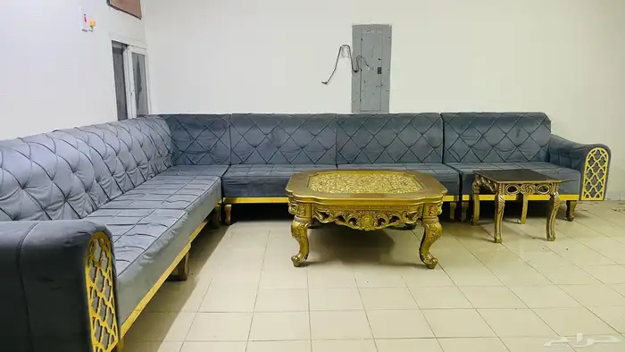 للبيع غرفه نوم وكنب صاله 2