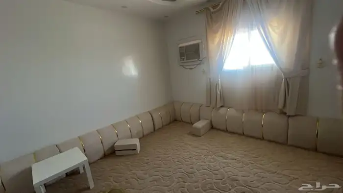 ستارة   مساند ظهر بحالة جيده جدا 1