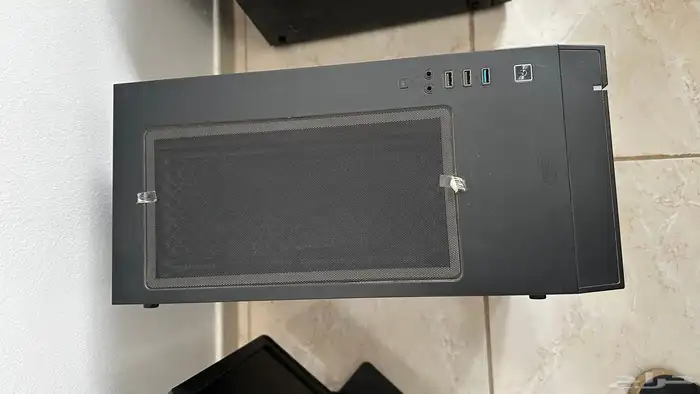 pc بي سي قيمنق مع شاشه قيمنق للبيع   سوني 5 2