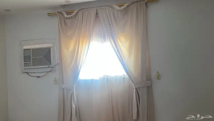 ستارة   مساند ظهر بحالة جيده جدا 0
