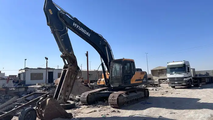 بوكلين 2023 للايجار الشهري مع سائق ورخصة ارامكو 1