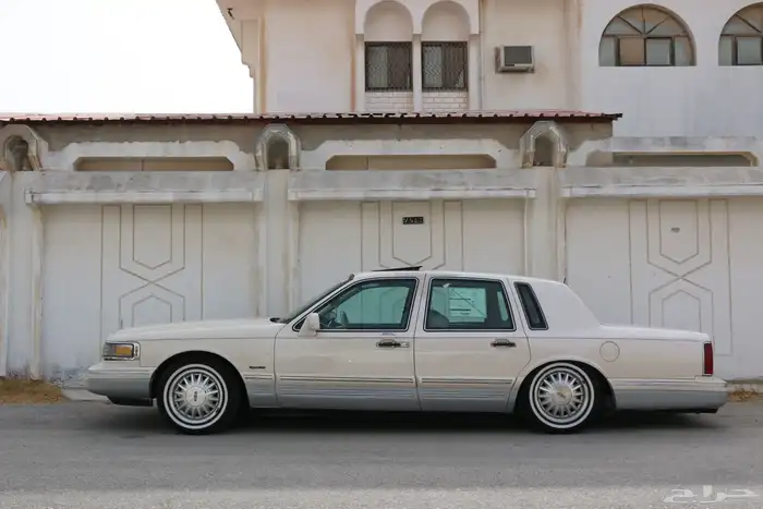 لنكن تاون كار 1995 11