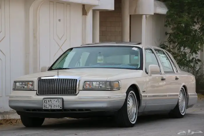 لنكن تاون كار 1995 0