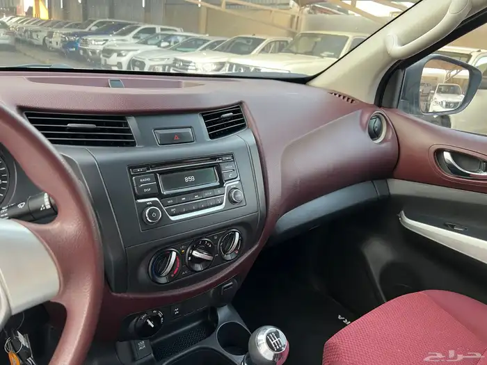 نافارا ديزل 2019 دبل دفلك عداد 152.000 نظيف جدا قمة الاطلال 45