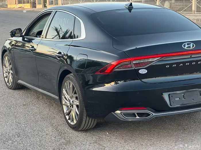 ازيرا 2020 بنزين فل كامل 9