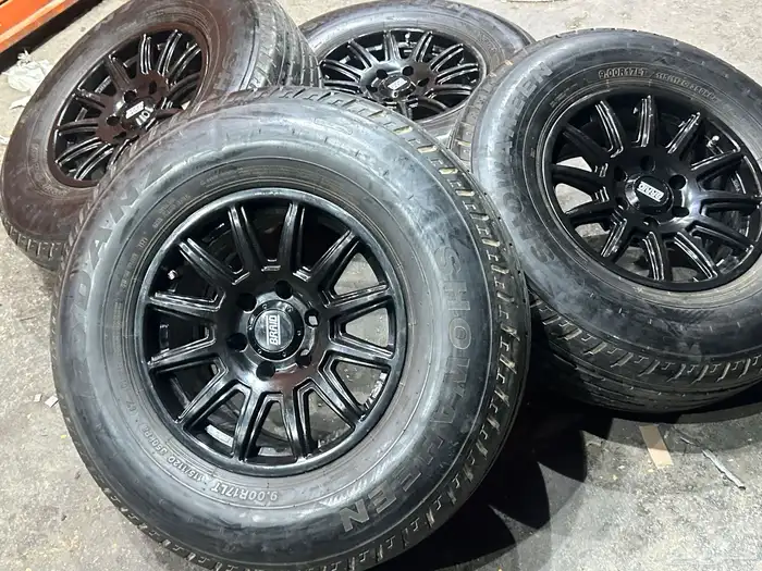 كفرات شاهين ريدنز مع جنوط برايد 6 مسمار مقاس 17 4