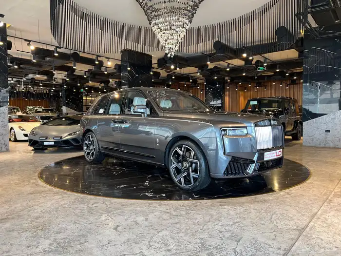 كولينان بلاك بادج - Rolls-Royce Cullinan Black Badge 2025 0