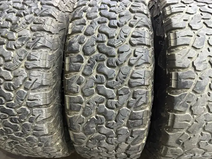 جنوط فيول 6 مسمار مع كفرات نص حجري مقاس 17 17