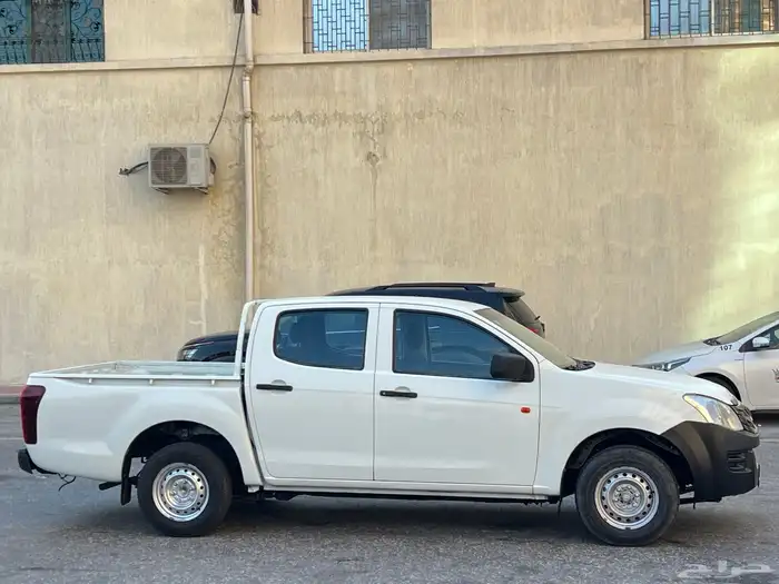 ايسوزو ديماكس موديل 2014 نظيف 15