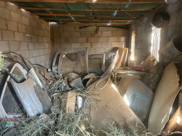 يوجد عندي سكراب قطع سيارات 1