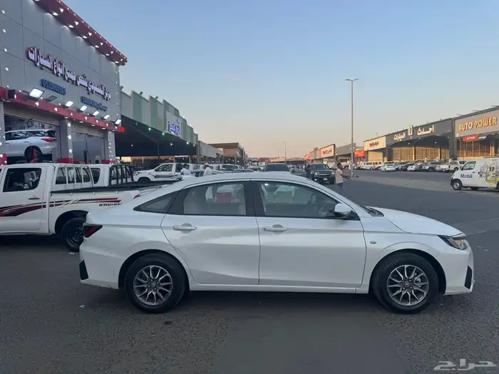 تويوتا يارس 2023 5