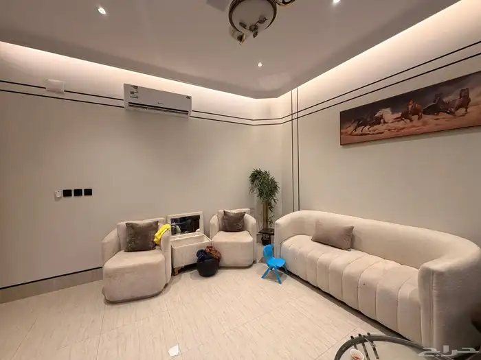 حوض اسماك طاولة كنب غرفة نوم فرشة ارضية 1