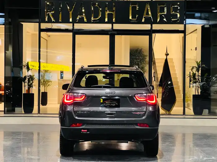 جيب كومباس 2019 تريل هوك ( بحالة ممتازة ) 3