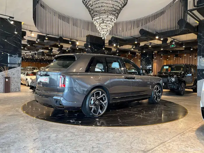 كولينان بلاك بادج - Rolls-Royce Cullinan Black Badge 2025 3