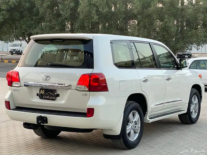 تويوتا لاند كروزر V8 7