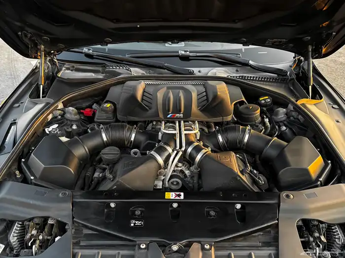 BMW M6 F13 V8 Manuel قير عادي 2