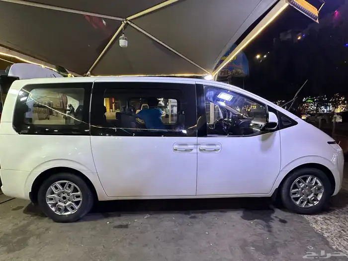 ستاريا2022 بنزين V6 3.5L 5