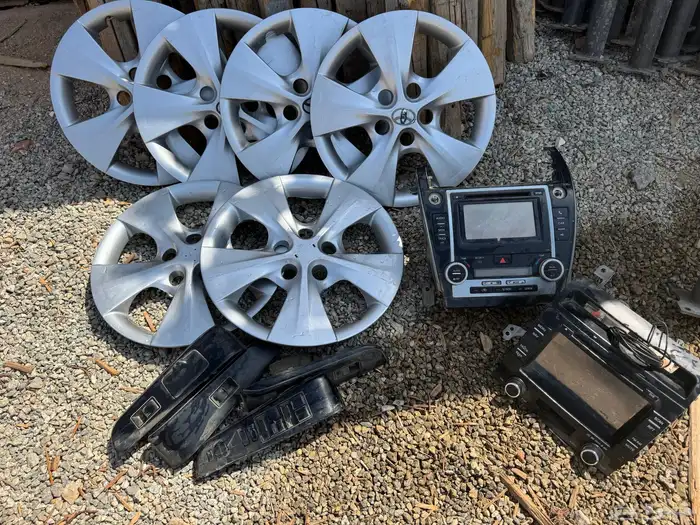 طيس كامري 6 حبات وشاشة مع تحكم المكيف فل وشاشة لاندكروزر 5