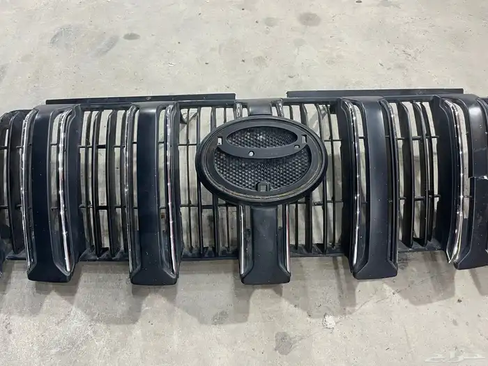 شبك برادو وكالة مع طرمبة بنزين 0